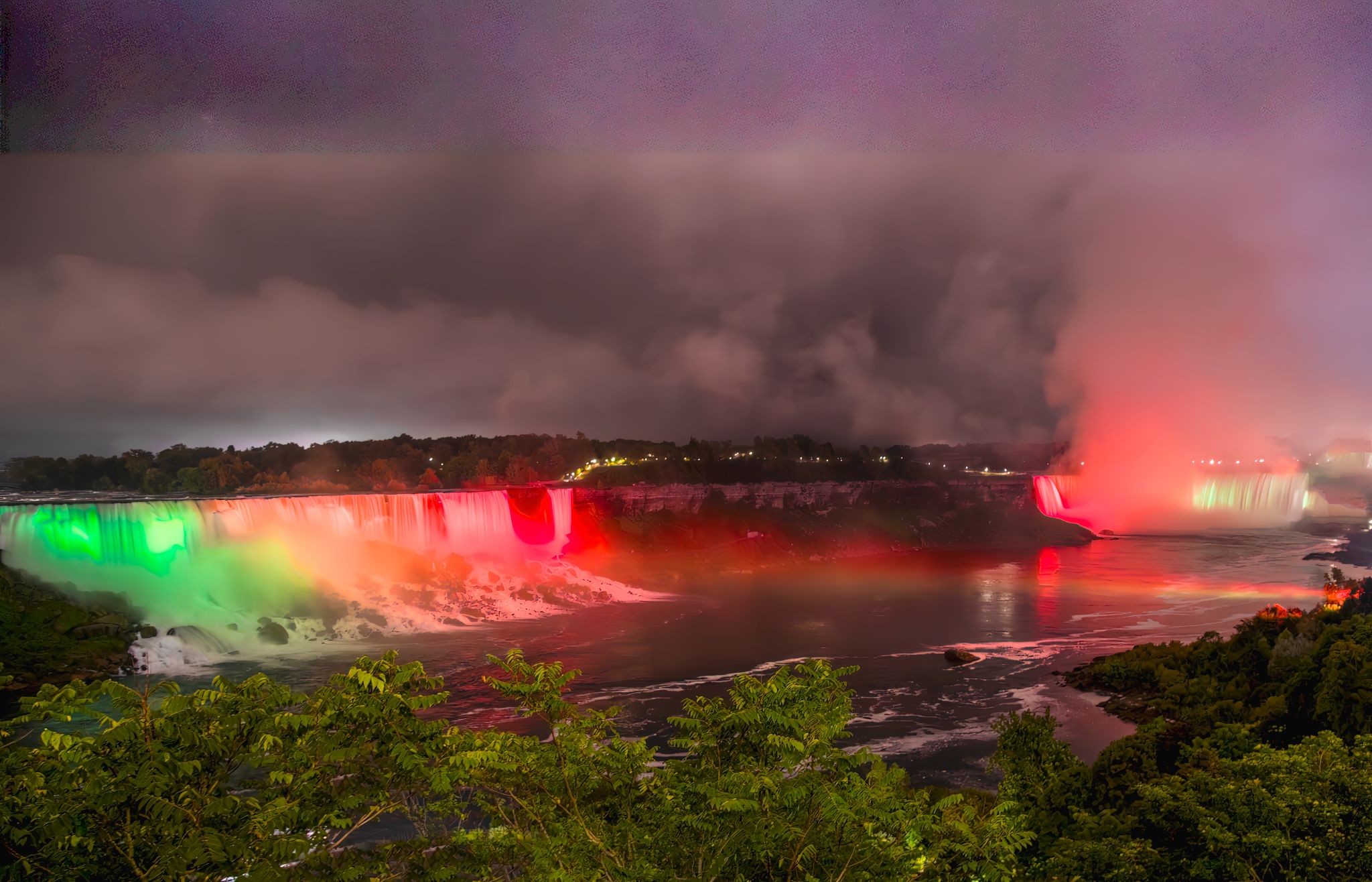 Les chutes en couleur 7896 42X27 sur feuille 46X31